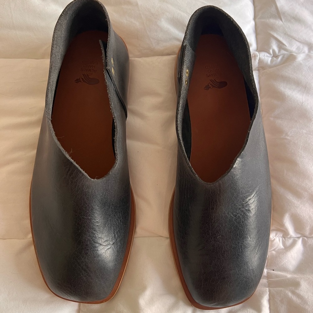Sevilla Smith Black Leather Slip-On Audrey Shoes size 40